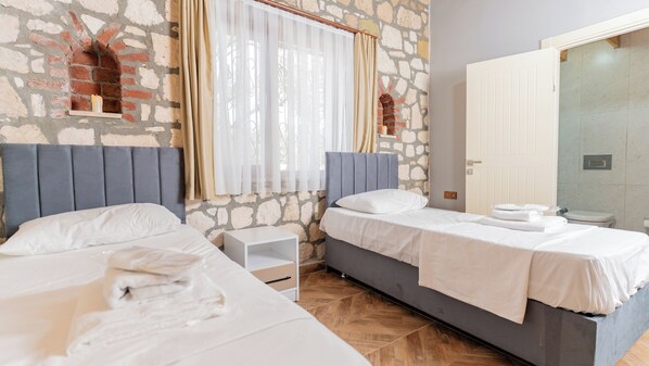 Individually decorated, desk, laptop workspace, free WiFi - Ayvalık İnfinity Yaşam Vadisi (Ayvalik)