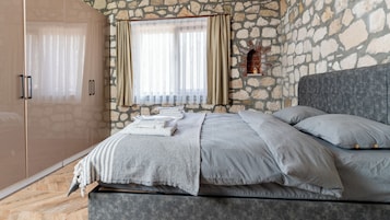 Family Double Room, Garden View | Desk, laptop workspace, WiFi (free), individually decorated