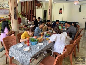 تناول الطعام