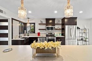 Fridge, microwave, oven, stovetop - Zen Beach Retreat: Pool/Hot Tub, Near Surf & Transit, Family Ready! (Encinitas)