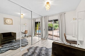 TV - Zen Coastal Escape: Pool/Hot Tub Near Surf, Legoland & Family Fun! (Encinitas)