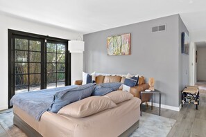 Desk, iron/ironing board, free WiFi, bed sheets - Zen Coastal Escape: Pool/Hot Tub Near Surf, Legoland & Family Fun! (Encinitas)