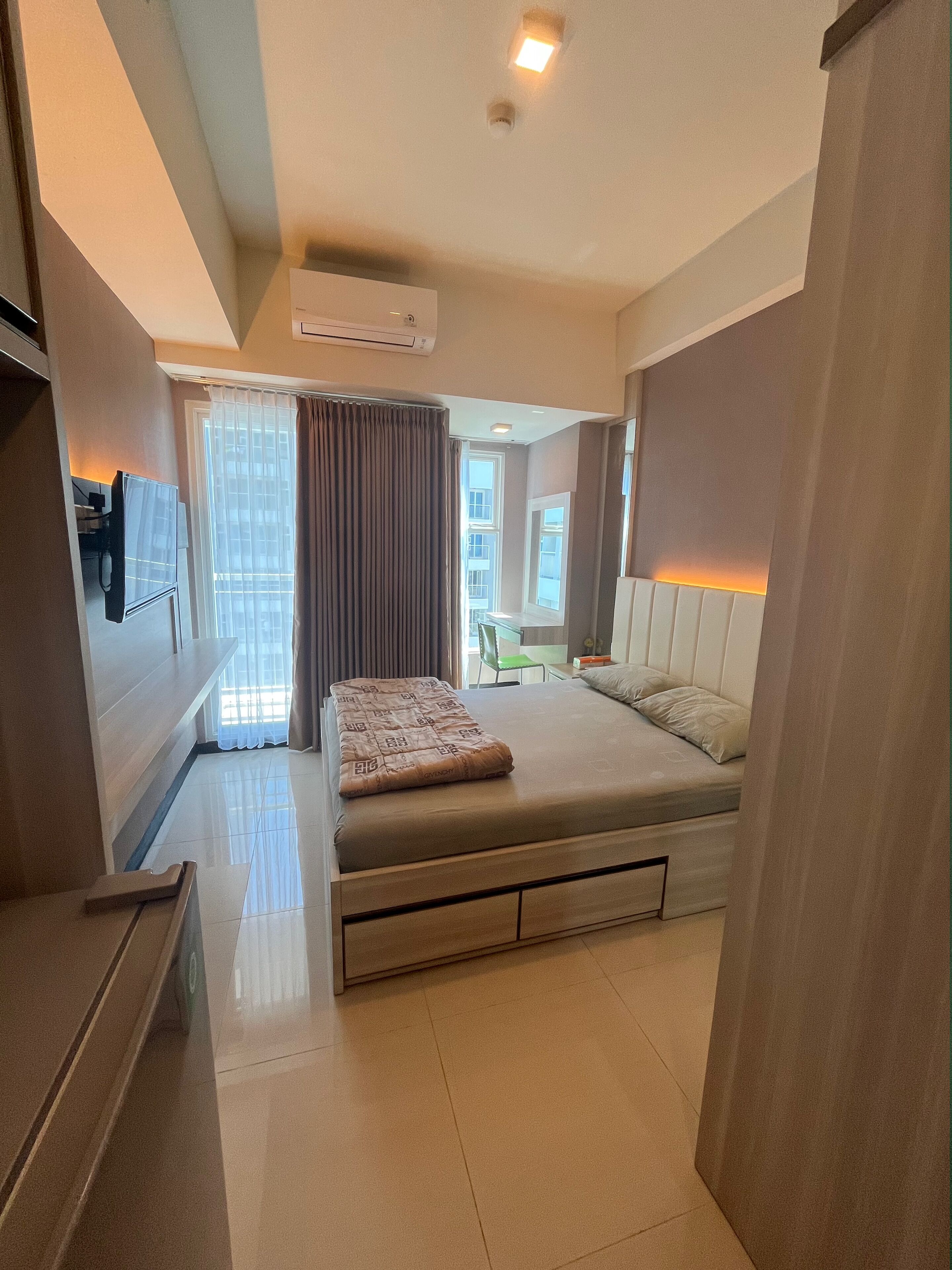 Studio, balkon, pemandangan kota | Meja kerja, ruang kerja ramah laptop, dan Wi-Fi gratis