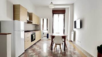 Réfrigérateur, four, plaque de cuisson, lave-vaisselle