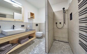 Superior Chalet, Mountain View | Bathroom