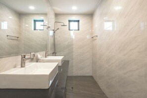 Villa | Bathroom - 3BR Walk to Beach 7 Min to Beach V189 (Rawai)