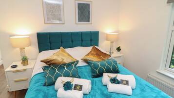 1 kamar tidur dan didekorasi berbeda-beda