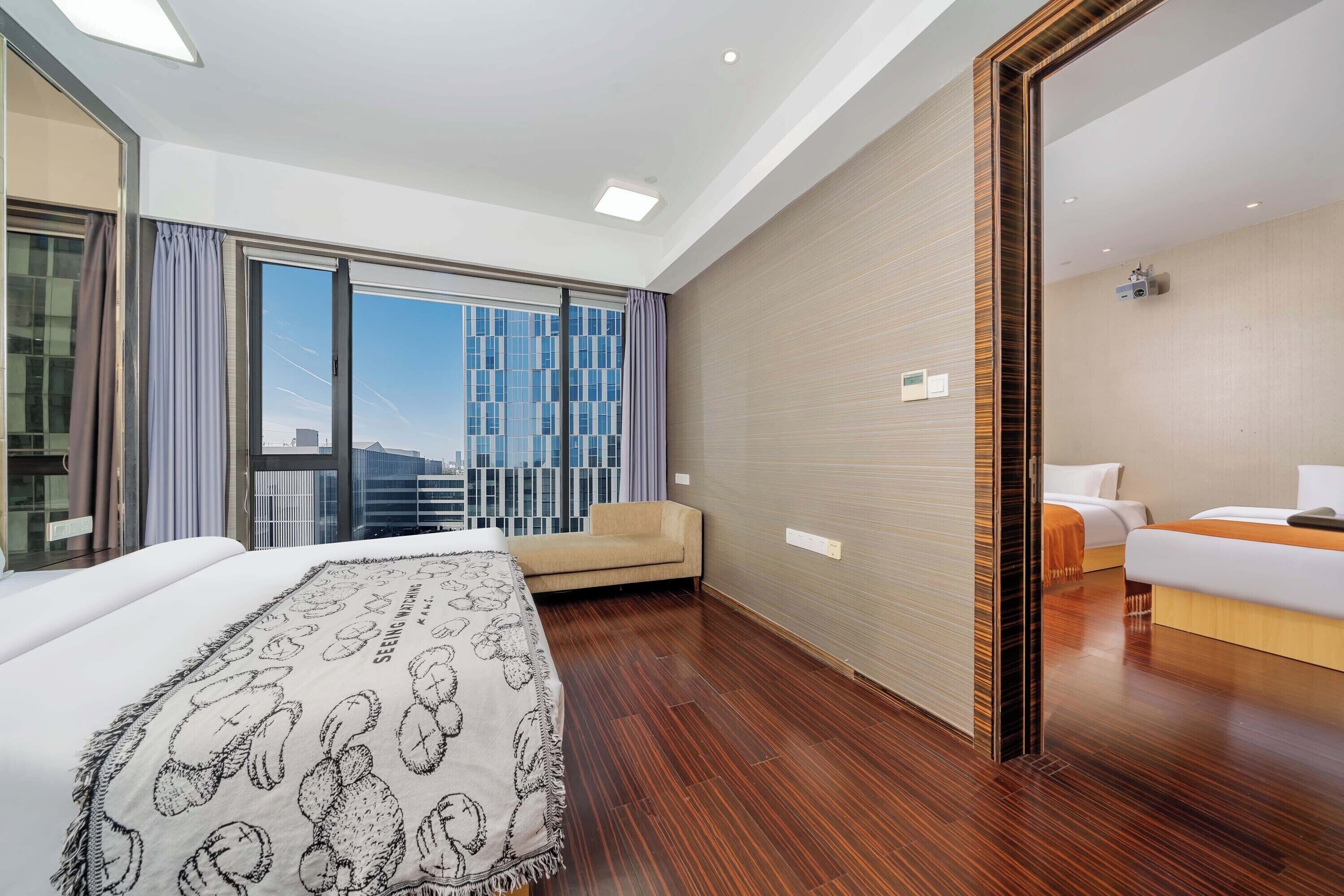 Luxury Suite, City View | View from room