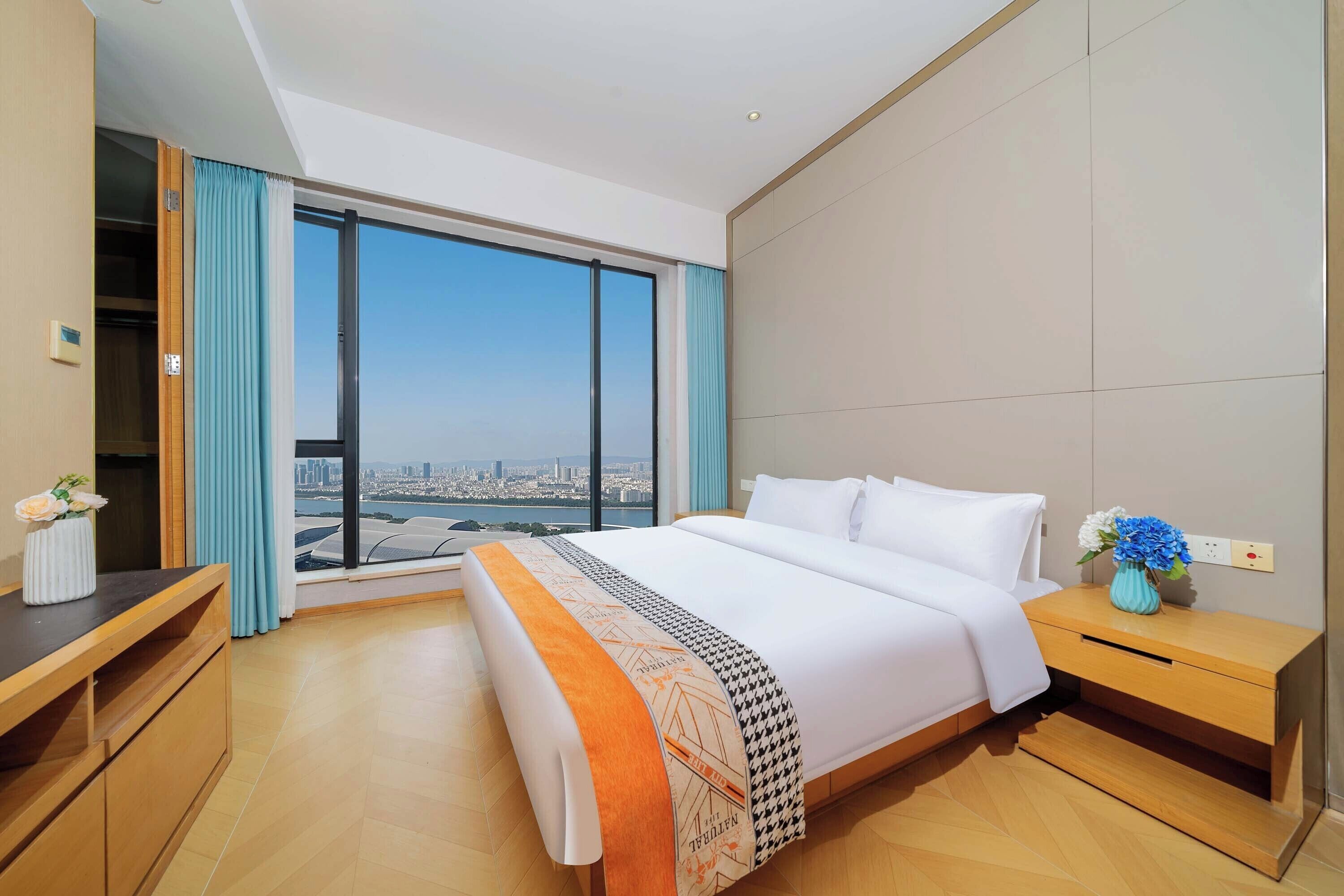 Superior Double Room, City View | Desk, blackout drapes, free WiFi, bed sheets