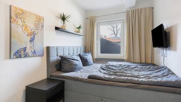 1 bedroom, iron/ironing board, WiFi, bed sheets