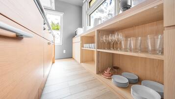 Fridge, microwave, stovetop