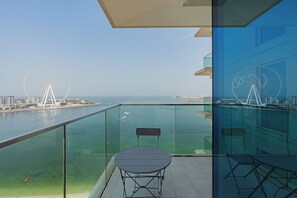 Appartement luxueux, balcon, vue sur la mer | Vue sur la plage ou lâocĂ©an