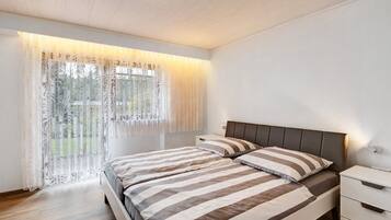 1 Schlafzimmer, BĂŒgeleisen/BĂŒgelbrett, WLAN, BettwĂ€sche