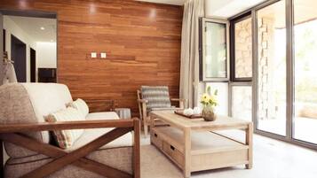 Basic Suite, Courtyard View | Free WiFi