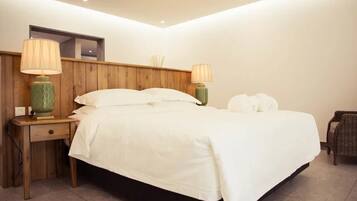 Standard Suite, Courtyard View | Soundproofing, free WiFi