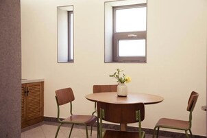 Standard Suite, Courtyard View | Soundproofing, free WiFi