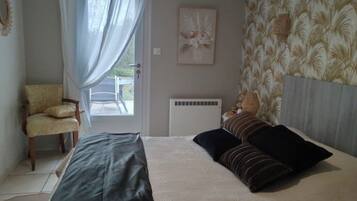 1 bedroom, iron/ironing board, WiFi, bed sheets