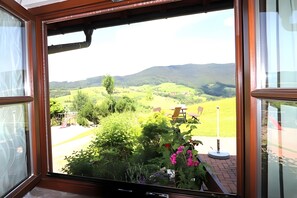 Interior - Apartment 'Talblick' with Mountain View, Shared Terrace and Wi-Fi (Oberharmersbach)