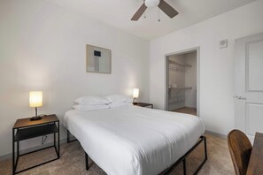 2 Schlafzimmer, Schreibtisch, Bügeleisen/Bügelbrett, WLAN