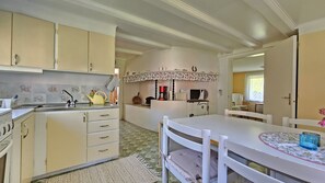 Fridge, microwave, oven, coffee/tea maker