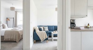 Unclassified image, 5 of 38, button