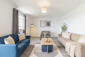 Unclassified image, 4 of 38, button