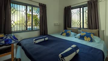 2 bedrooms, iron/ironing board, WiFi, bed sheets