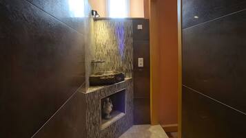 Douche, serviettes fournies