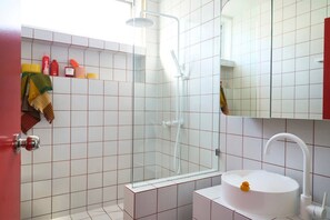 Hair dryer, towels