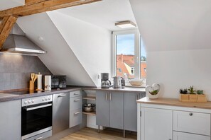 Kühlschrank, Ofen, Herdplatte, Geschirrspüler