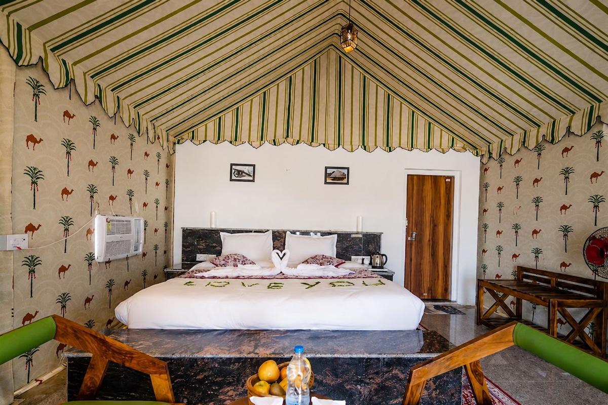 Tent, Balcony, pemandangan gurun | Meja 
