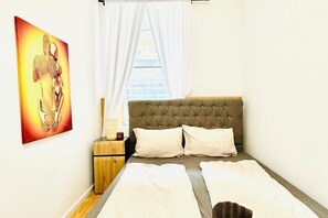 1 dormitorio y ropa de cama