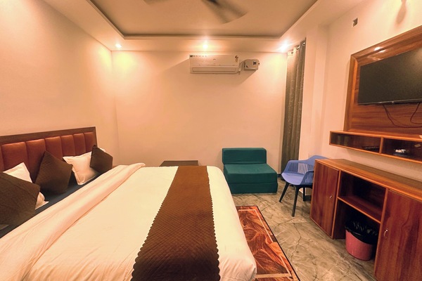 Deluxe Twin Room, Hill View | WiFi (free)