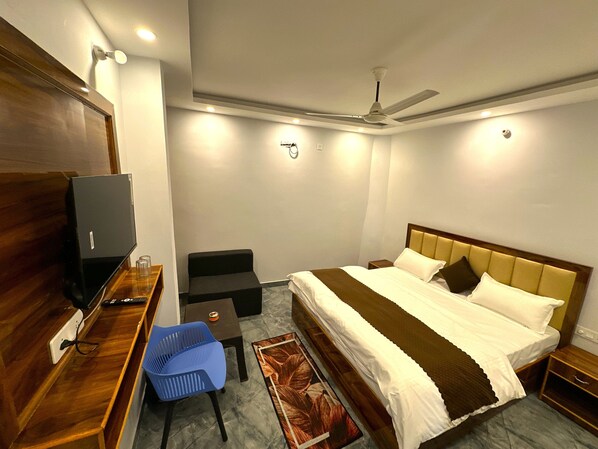 Deluxe Twin Room, Hill View | Free WiFi