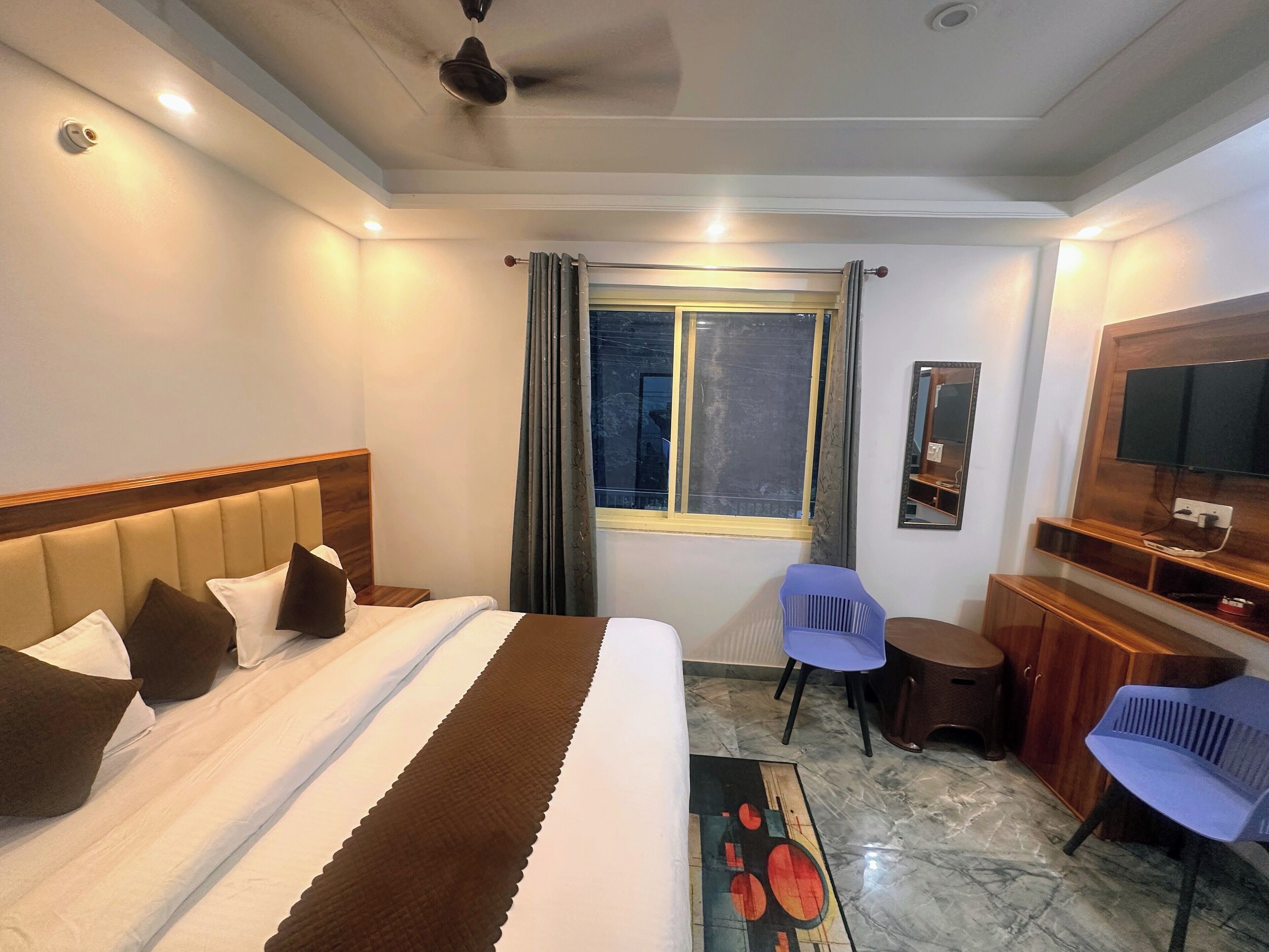 Deluxe Twin Room, Hill View | Free WiFi