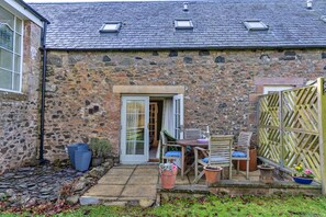 تناول الطعام بالخارج