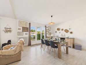 TV - 800 m from the beach - House for 6 with garden (La Faute-sur-Mer)