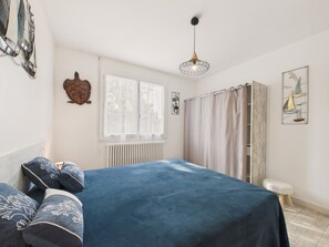 3 bedrooms, iron/ironing board, free WiFi