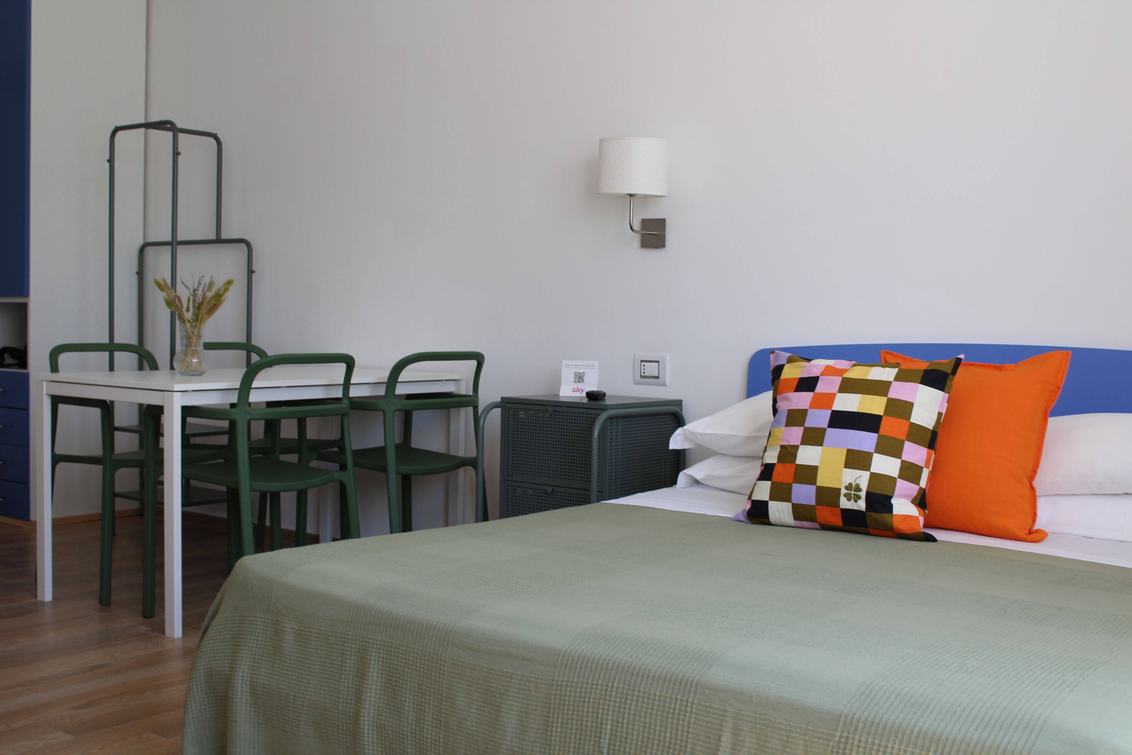 Estudi superior, vistes al jardí | Wifi gratuïta 