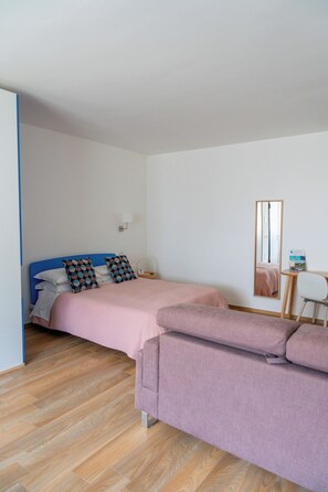 Monolocale Deluxe, vista giardino | Wi-Fi gratuito