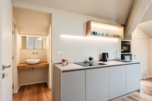 Réfrigérateur, four, plaque de cuisson, lave-vaisselle