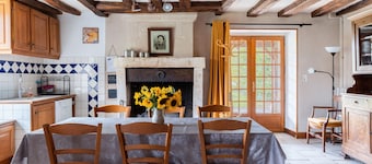 Holiday Home 'Gîte Des Aulneaux' with Private Terrace, Private Garden and Wi-Fi