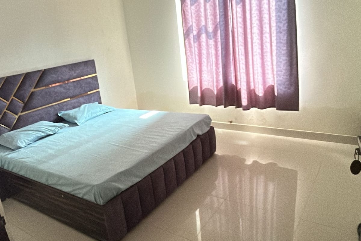 Habitación doble | Camas extra gratis, wifi gratis y ropa de cama