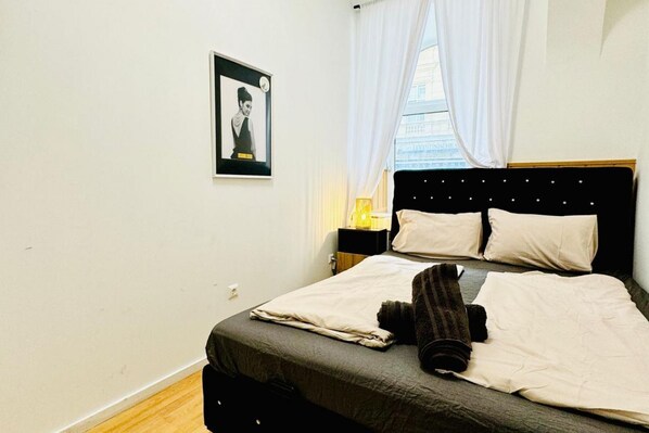 1 chambre, literie fournie