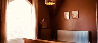 Boutique Apartment - Sleeps 6 & Free Parking