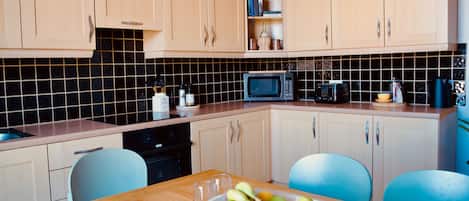 냉장고, 전자레인지, 오븐, 쿡탑