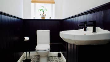 Separate tub and shower, deep soaking tub, towels