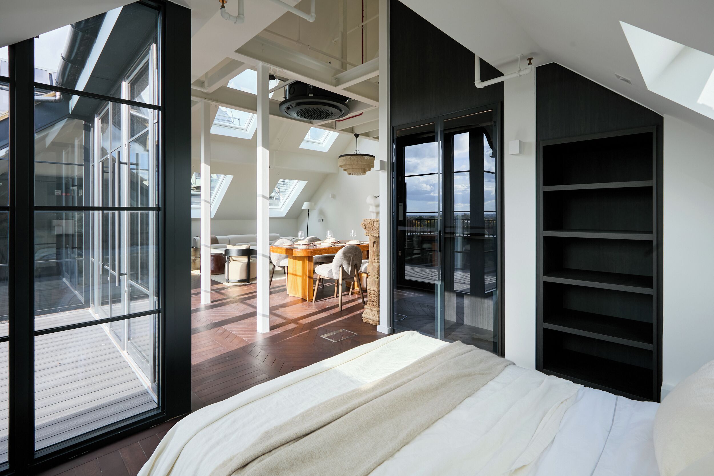 Penthouse Studio | Laptop workspace, iron/ironing board, free WiFi, bed sheets