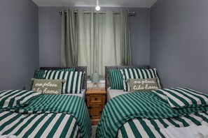 4 bedrooms, iron/ironing board, free WiFi, bed sheets