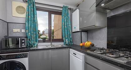 House -sleeps 8, Parking, Suitable for Contractors